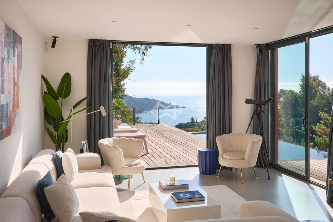 Villa in Théoule-sur-Mer, Provence-Alpes-Côte d'Azur, France 5 - 16119482