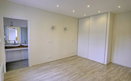 North Caen, Castle (12 Bedrooms) By The Seaside With Outbuildings Set In 1.1 Ha (2.47 Acres) Of Encl