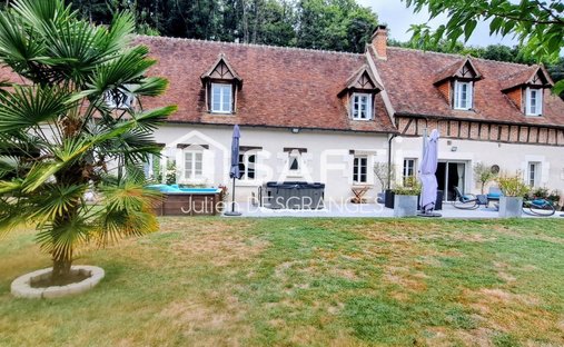 House in Ouest-Sud Ouest, Amboise, France 1