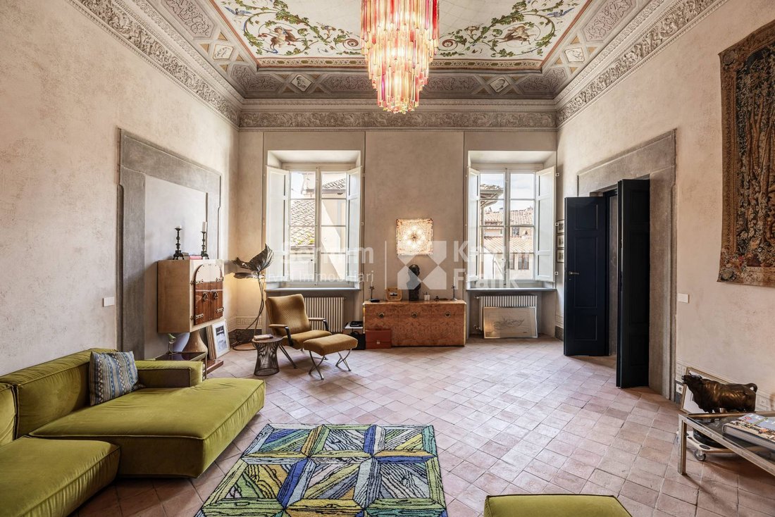 Apartment in Historic Center, Lucca, Tuscany 1 - 16121001