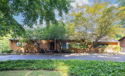 House in Solon, Ohio, United States 1