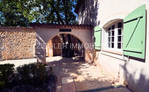 Tenuta a Saint-Cézaire-sur-Siagne, Provenza-Alpi-Costa Azzurra, Francia 1