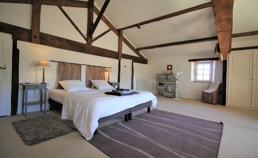 Castle for Sale in Monségur, Nouvelle-Aquitaine, France