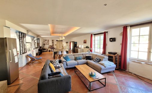 Castle for Sale in Monségur, Nouvelle-Aquitaine, France