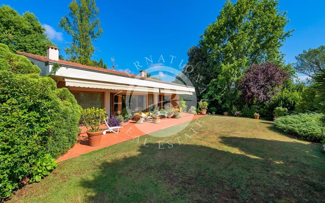 Villa in Historic Center, Lucca, Tuscany 2 - 16119528