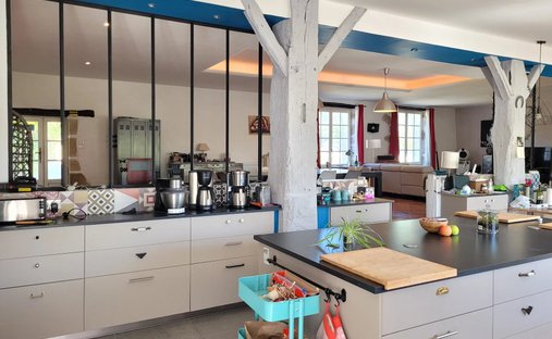 Castle for Sale in Monségur, Nouvelle-Aquitaine, France