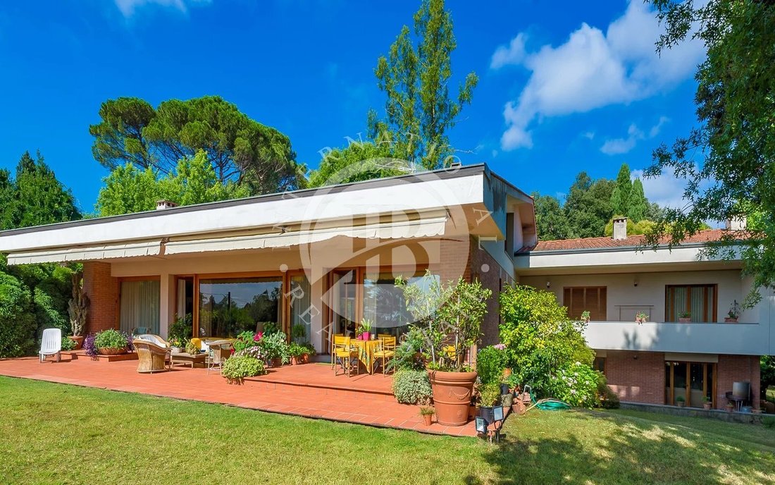 Villa in Historic Center, Lucca, Tuscany 3 - 16119528