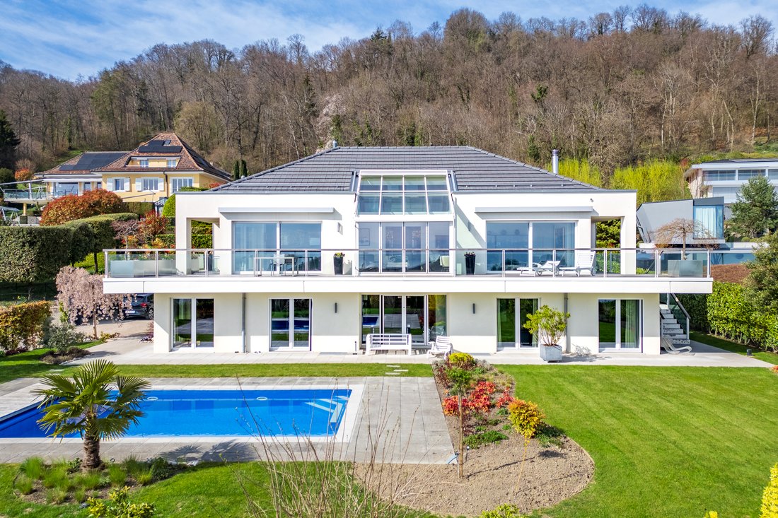 Splendid 5 Bedroom Villa With Panoramic Views Of The Lake And Mont Blanc In Perroy, Vaud.