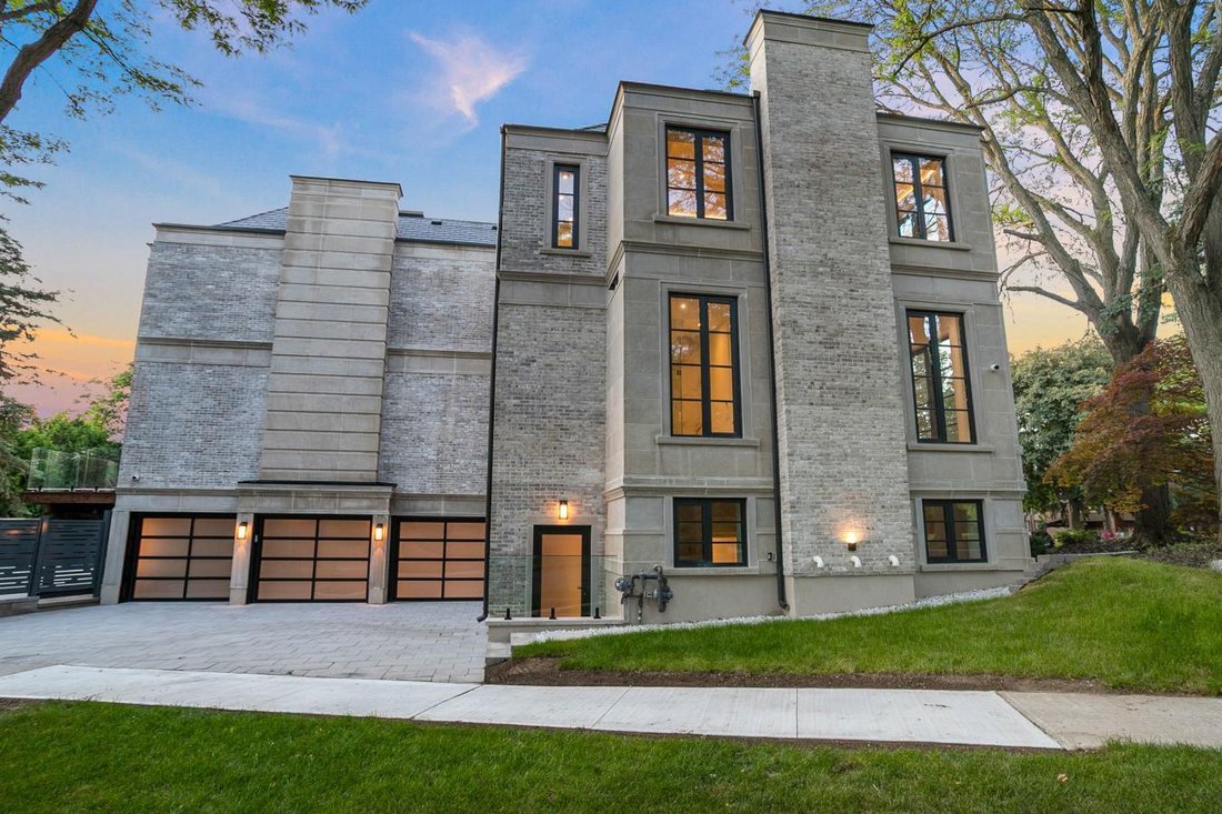 House in Toronto, Ontario, Canada 4 - 16121981
