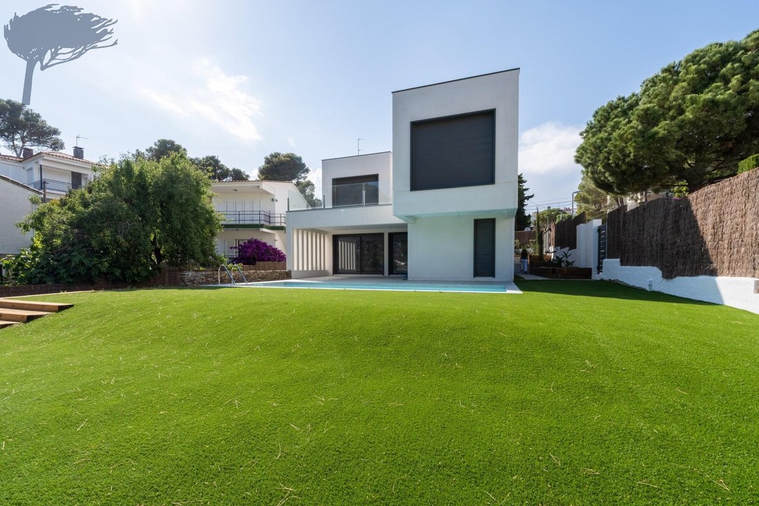 Villa in Llanca, Catalonia, Spain 4 - 16073485