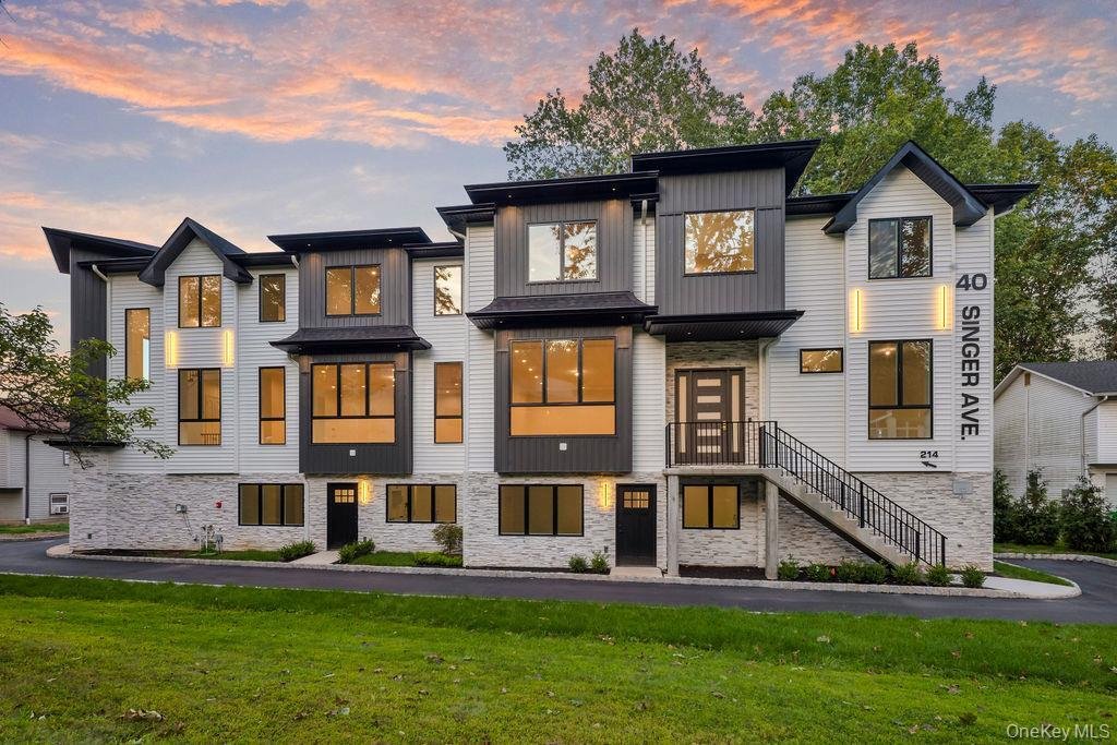 Condo in Spring Valley, New York, United States 1 - 16127258