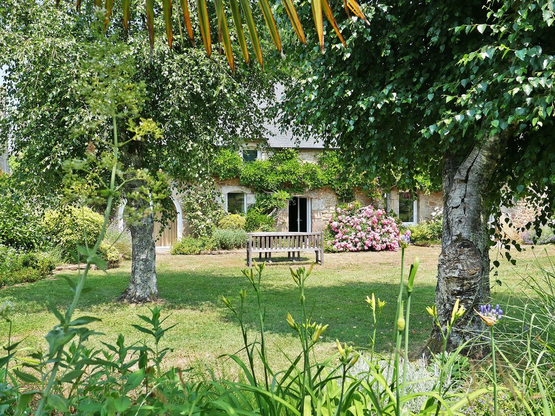 Estate in Plougoumelen, Brittany, France 1 - 16126014