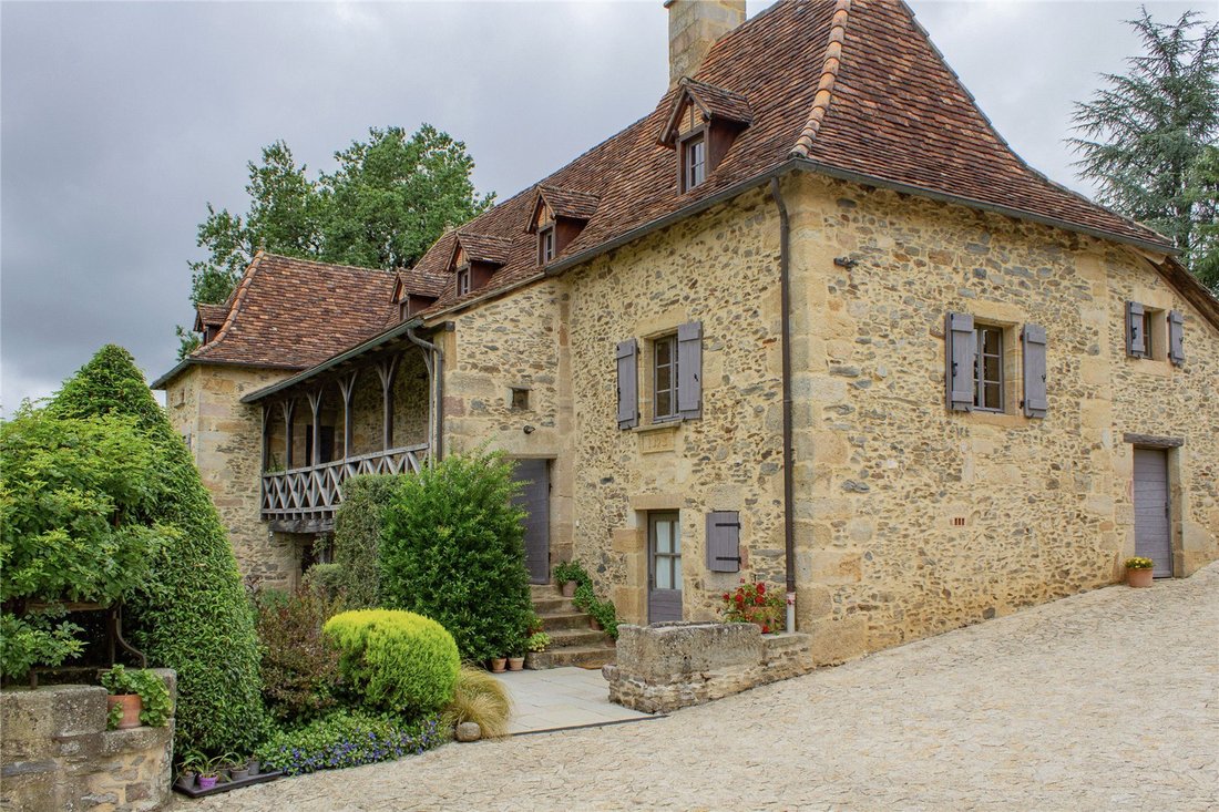 Casa di campagna in Saint-Céré, Occitania, Francia 3 - 16123916