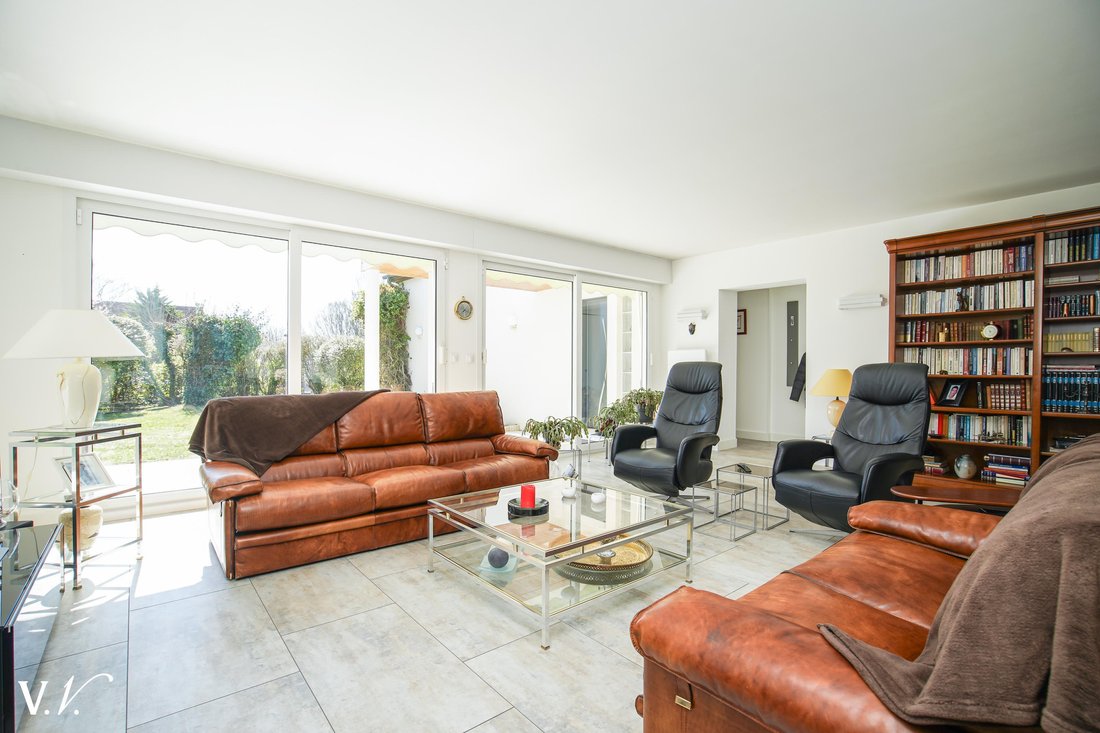 Villa in Saint-Avertin, Centre-Val de Loire, France 2 - 16126814