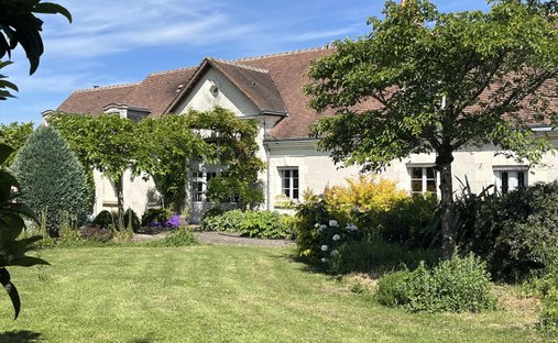Anwesen in Luynes, Centre, Frankreich 1