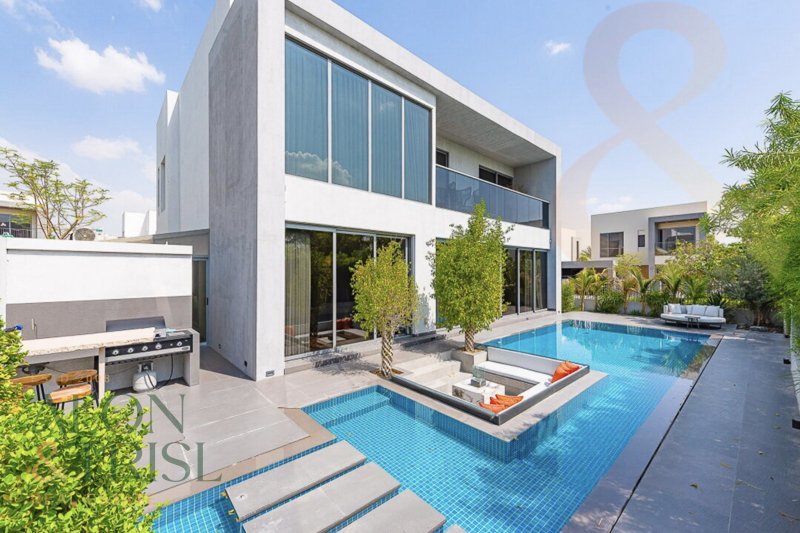 Villa in Naif, Dubai, United Arab Emirates 1 - 16123839