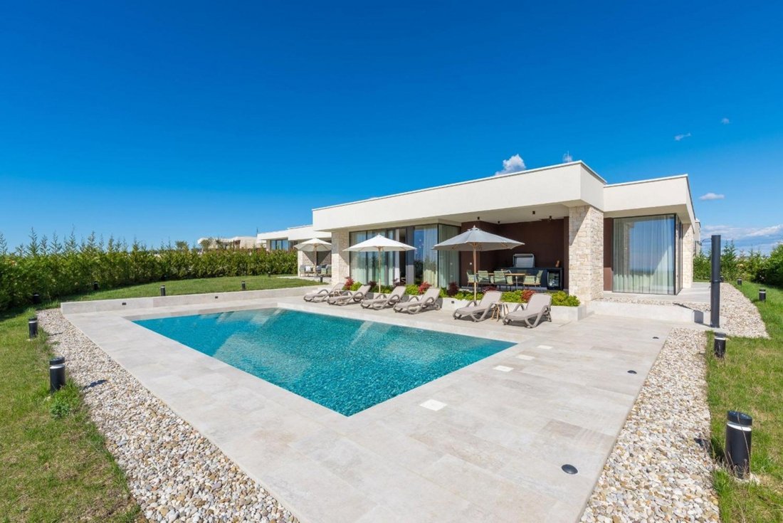 Villa in Brtonigla, Istria County, Croatia 1 - 16127146