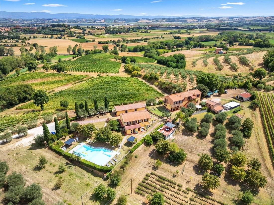 Country House in Montepulciano, Tuscany, Italy 4 - 16123918