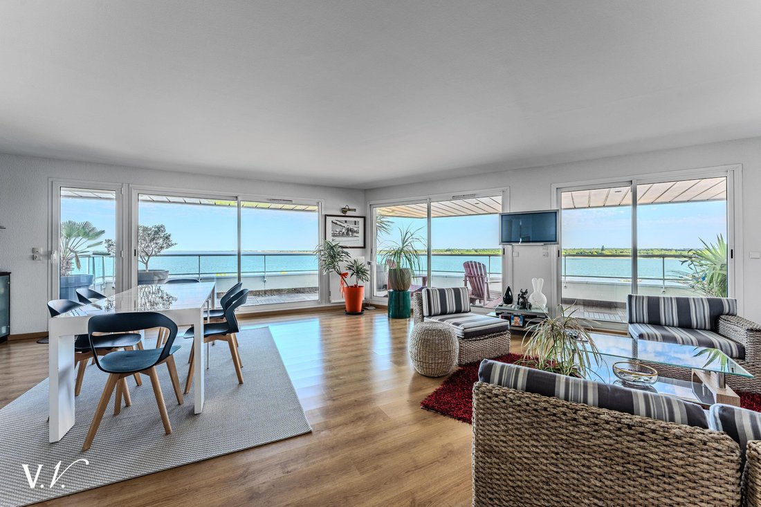 Estate in Aiguillon, Arcachon, France 1 - 16125709