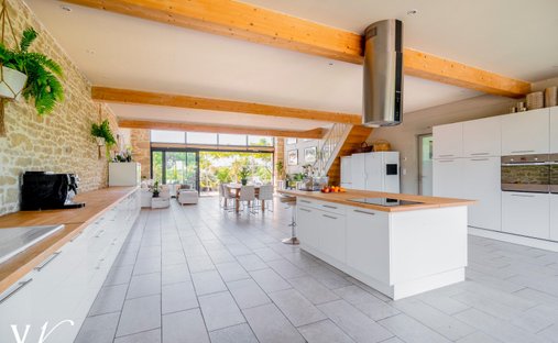 Château Villefranche De Lauragais 800.0 Sqm 12 Bedrooms