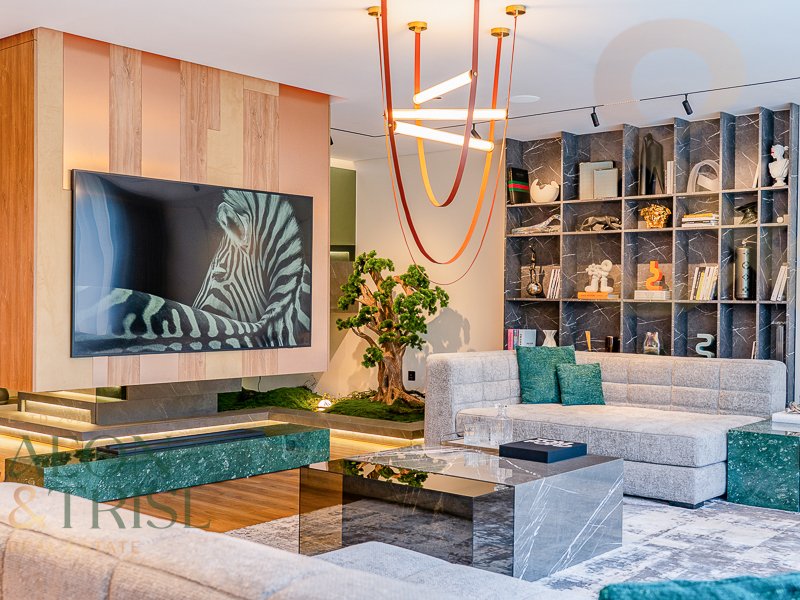 Villa in Naif, Dubai, United Arab Emirates 2 - 16123839