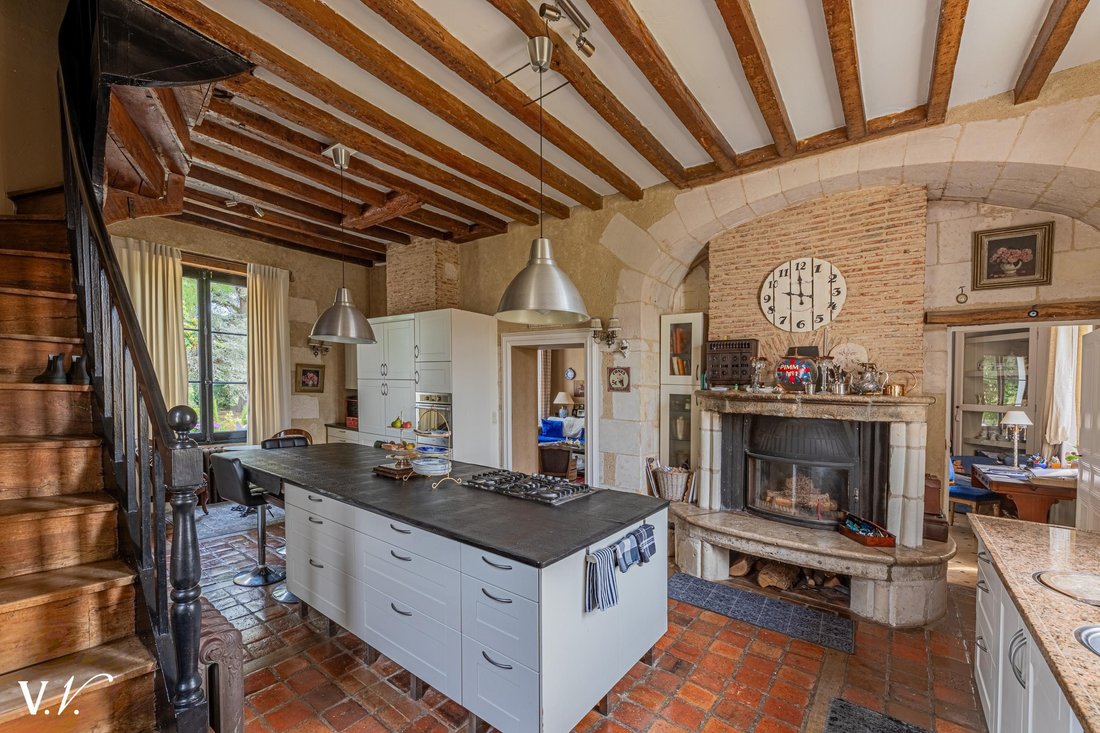 Le Manoir des Vignes – A Timeless Loire Valley Sanctuary Between Stone & Sky