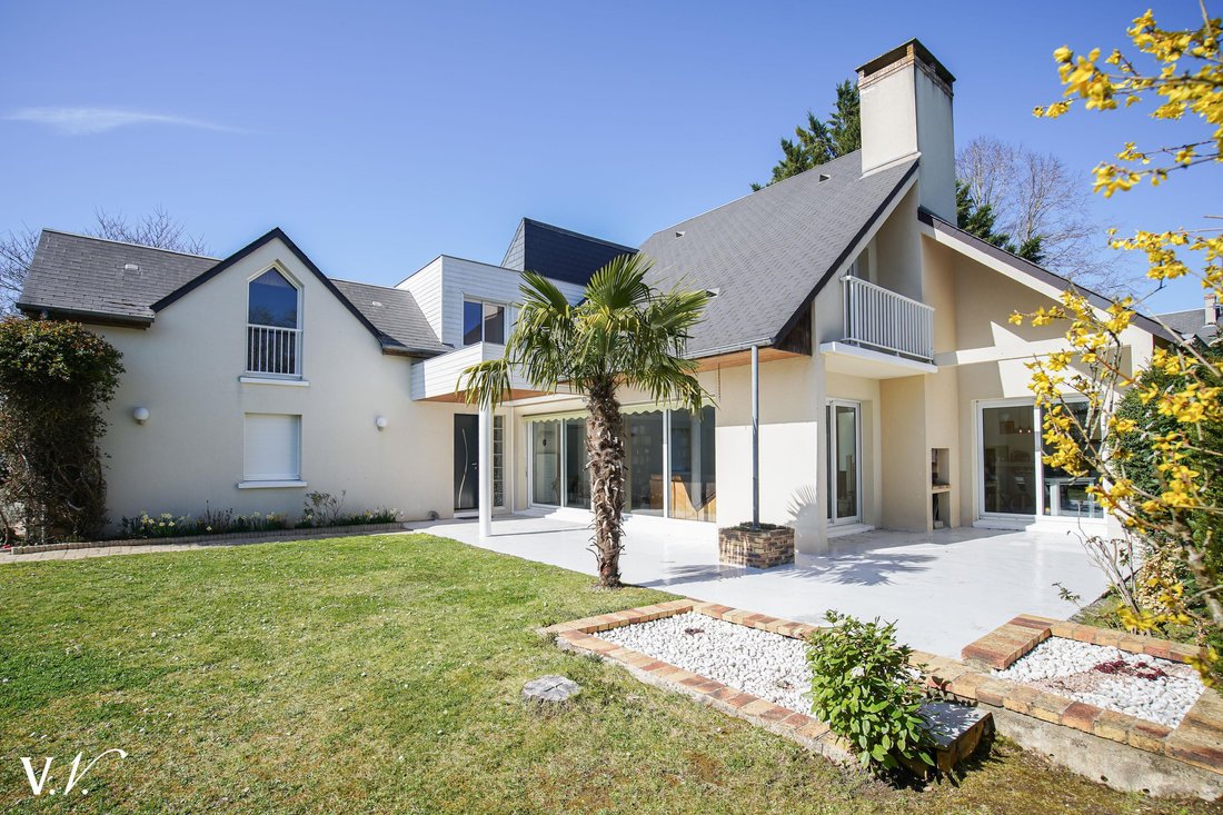 Villa in Saint-Avertin, Centre-Val de Loire, France 1 - 16126814