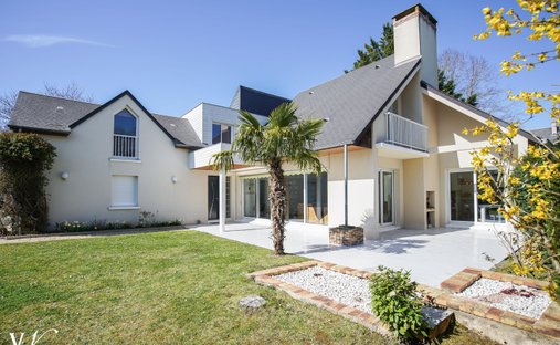 Villa in Saint-Avertin, Centre-Val de Loire, France 1