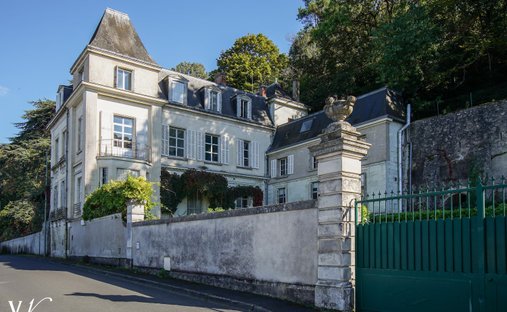 Castle in Saint-Avertin, Centre-Val de Loire, France 1
