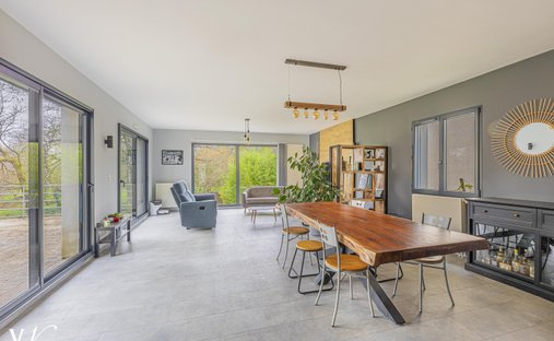 Castle for Sale in Saint-Pierre-des-Corps, Centre-Val de Loire, France