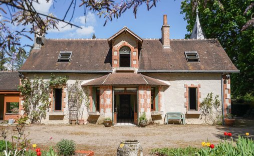 Estate in Centre, Tours, France 1