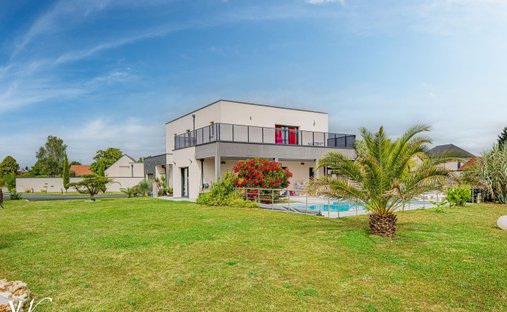 House in Joué-lès-Tours, Centre-Val de Loire, France 1
