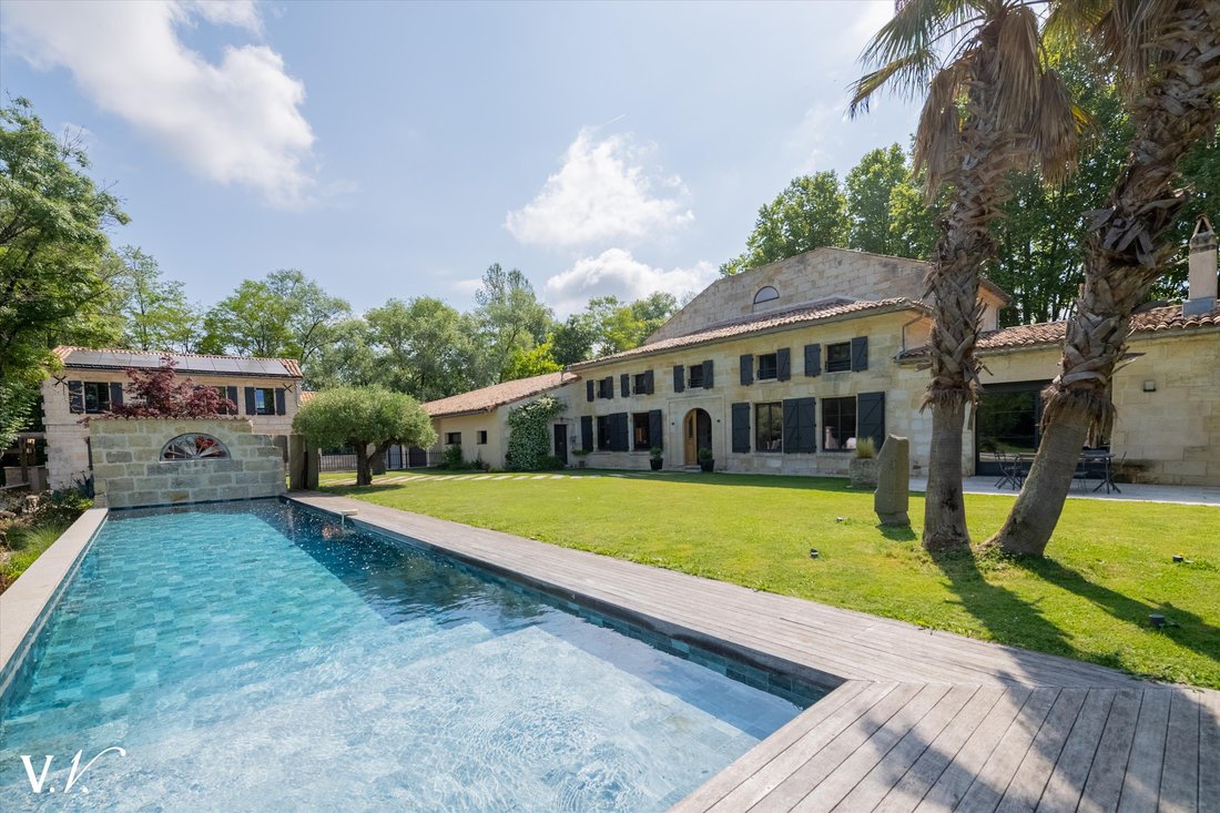 Estate in Fronsac, Nouvelle-Aquitaine, France 1 - 16126334
