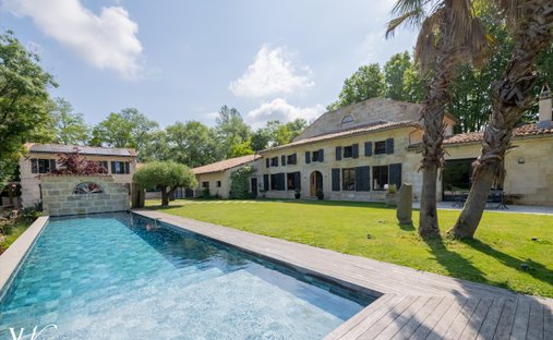 Estate in Fronsac, Nouvelle-Aquitaine, France 1