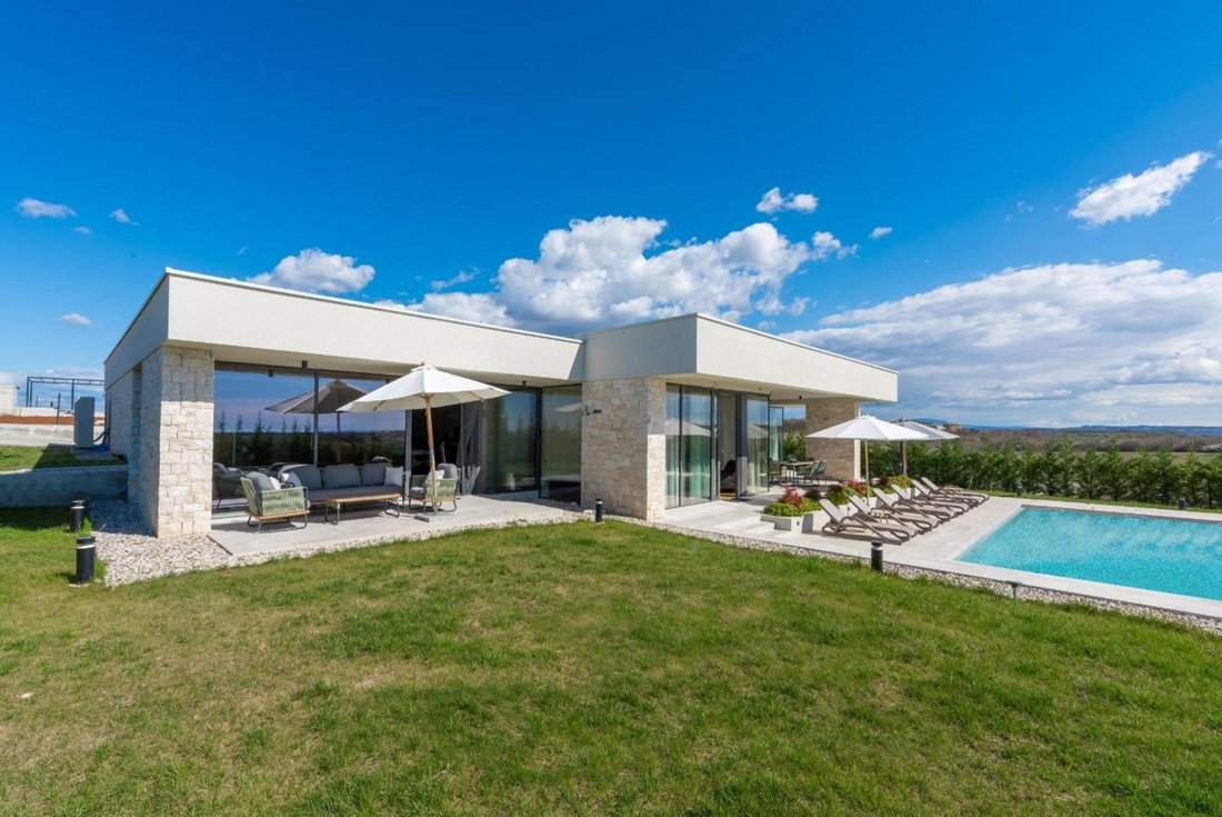 Villa in Brtonigla, Istria County, Croatia 3 - 16127146