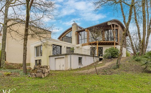 Castle for Sale in Saint-Pierre-des-Corps, Centre-Val de Loire, France - 5
