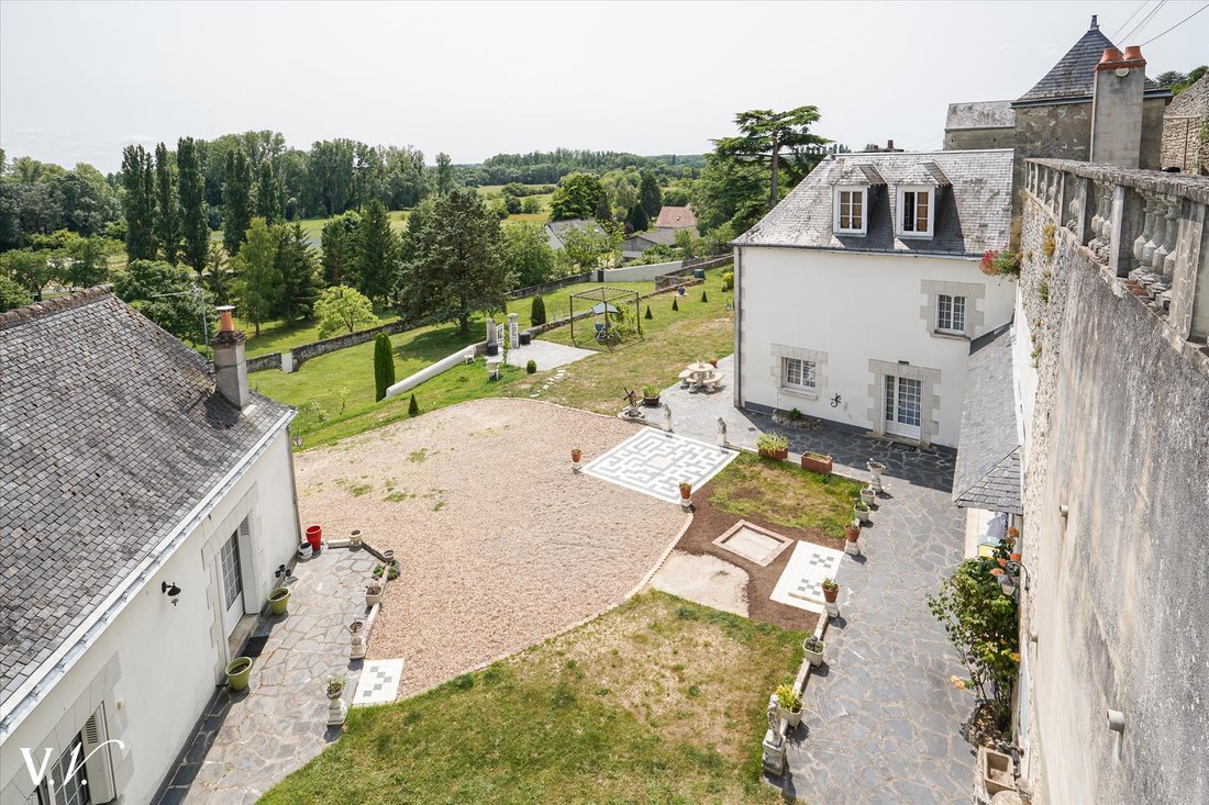 Estate in Noizay, Centre-Val de Loire, France 2 - 16127193