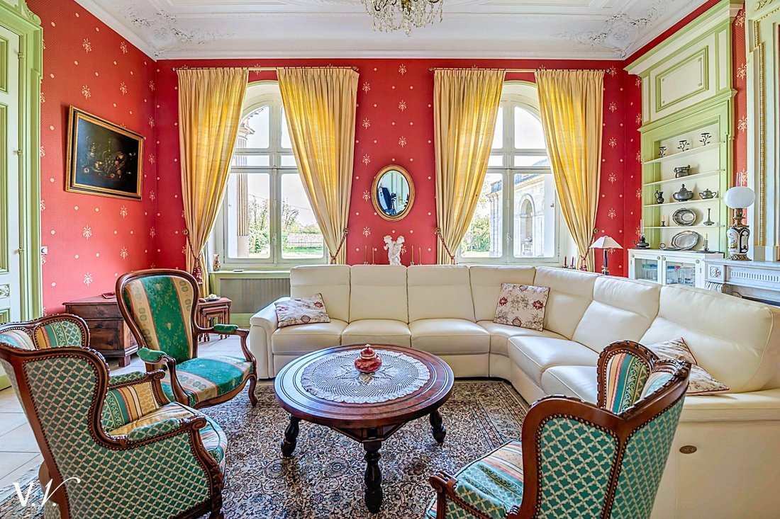 Bordeaux’s Timeless Chateau: A 19th-Century Symphony in Stone & Light