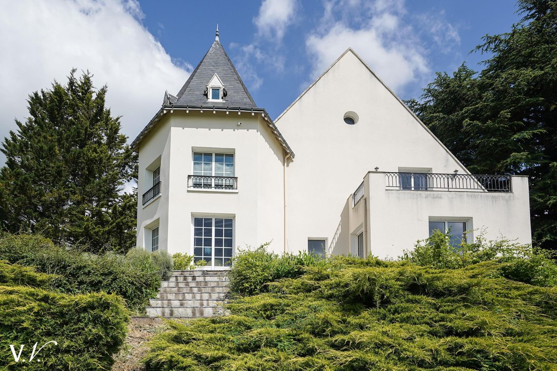 Villa in Rochecorbon, Centre-Val de Loire, France 1 - 16126976