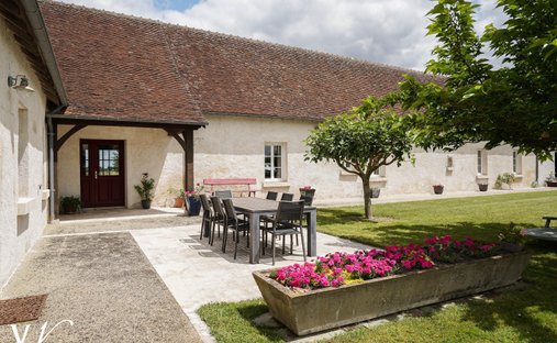 House in Limeray, Centre-Val de Loire, France 1
