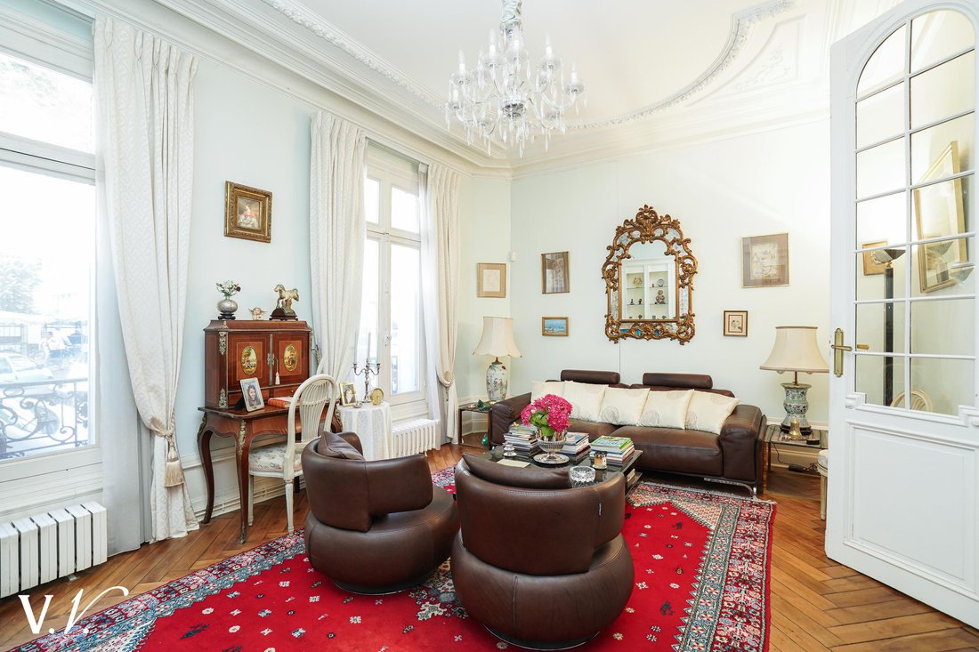 Townhouse in Cathédrale, Tours, France 3 - 16126608