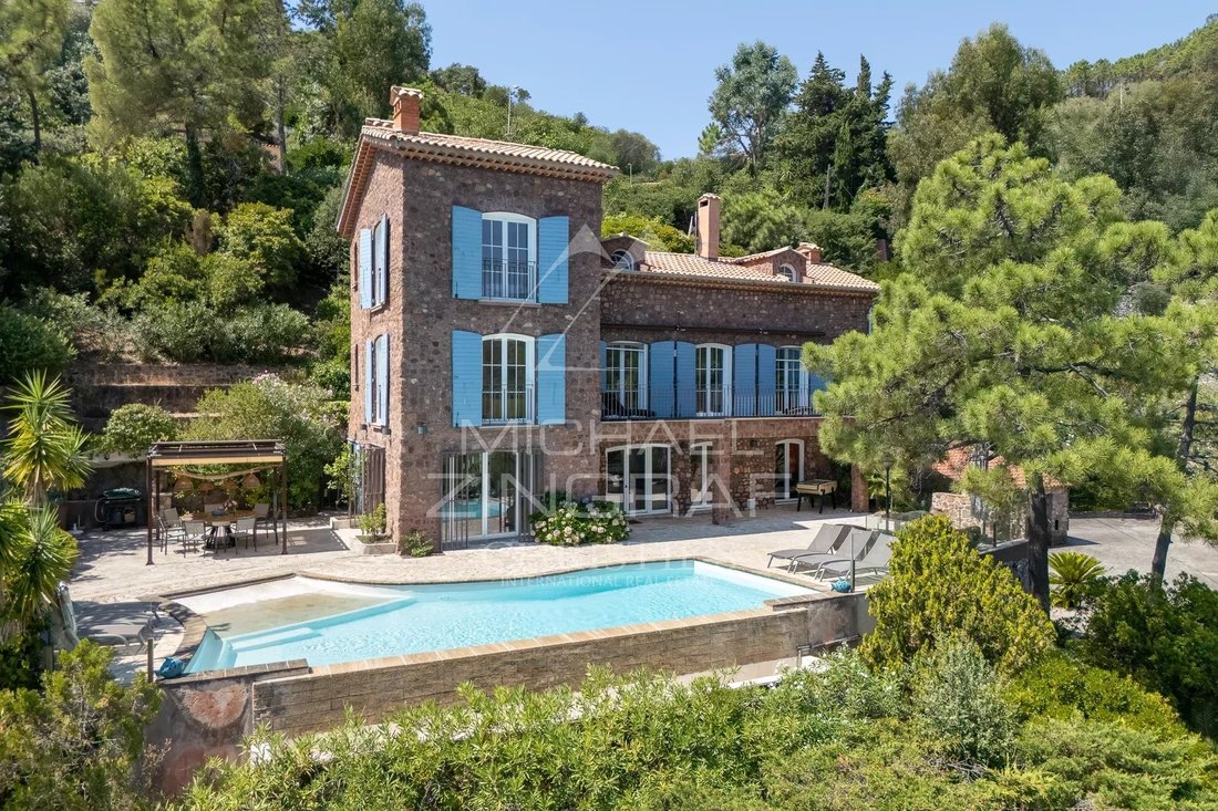House in Théoule-sur-Mer, Provence-Alpes-Côte d'Azur, France 2 - 16123733