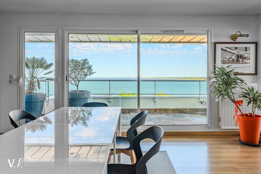 Estate in Aiguillon, Arcachon, France 2 - 16125709