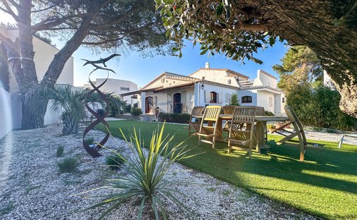House in Peripherie, Marseillan, France 1