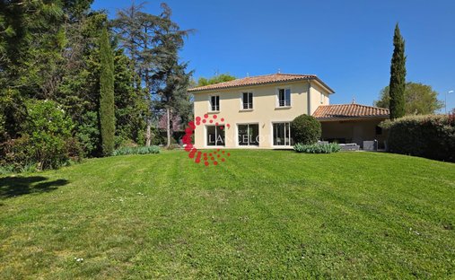 House in Sainte-Foy-lès-Lyon, Auvergne-Rhône-Alpes, France 1