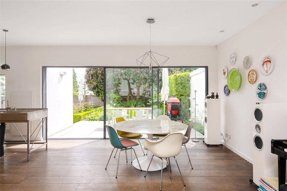 House in Holly Village, Haringey, England 5 - 16123919