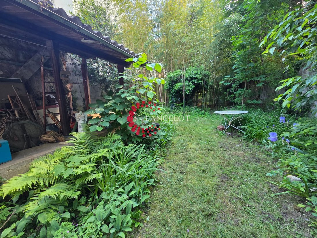 House in Sainte-Foy-lès-Lyon, Auvergne-Rhône-Alpes, France 4 - 16125524