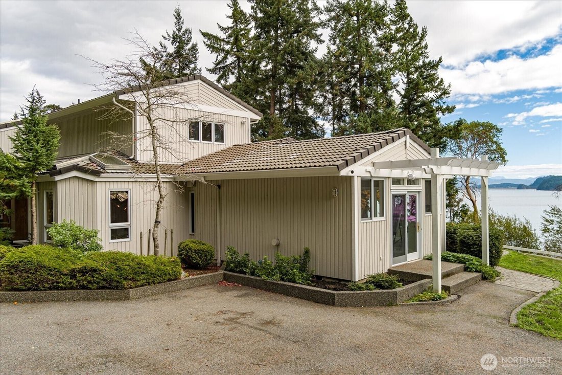 House in Oak Harbor, Washington, United States 4 - 16127198
