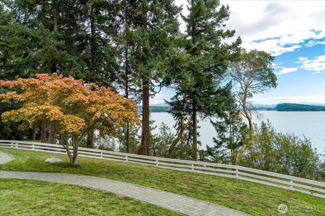 House in Oak Harbor, Washington, United States 3 - 16127198