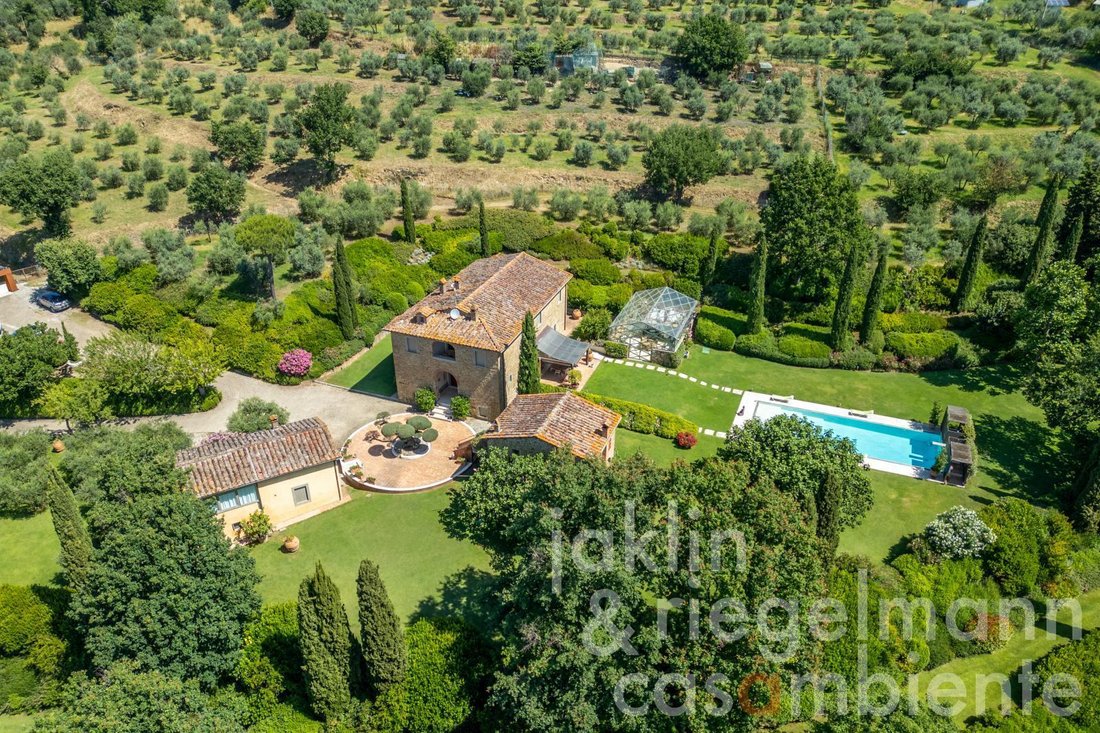 Estate in Center, Arezzo, Tuscany 2 - 16123357